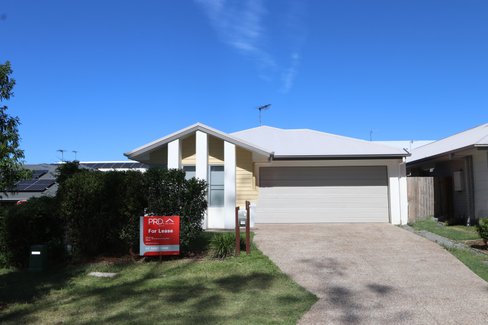 56 Greenview Circuit, ARUNDEL QLD 4214