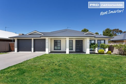 56 Messenger Avenue, BOOROOMA NSW 2650