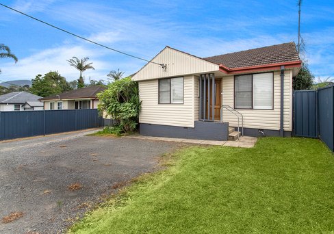 562 Northcliffe Drive, BERKELEY NSW 2506