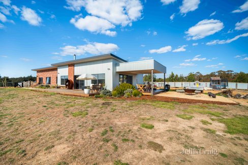 565 Forest Road  Lexton 3352