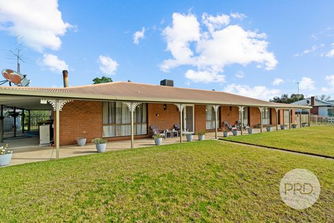 57-59 Anna Street, URANA NSW 2645