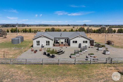 57 Brays Road, CAMBRIAN HILL VIC 3352