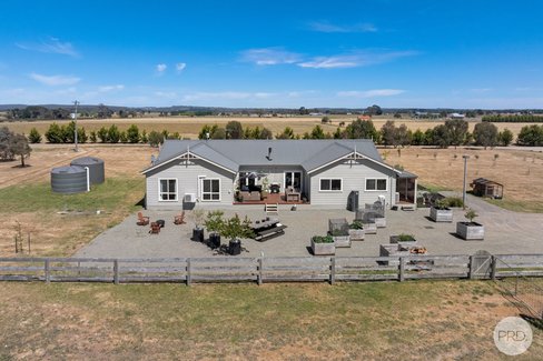 57 Brays Road, CAMBRIAN HILL VIC 3352