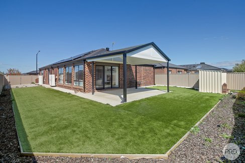 57 Royal York Road, WINTER VALLEY VIC 3358