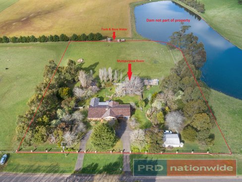 572 Blackswamp Road, BULLAROOK VIC 3352