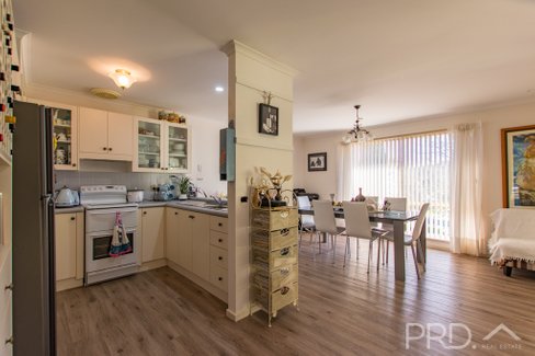 58-60 Gundagai Street, ADELONG NSW 2729