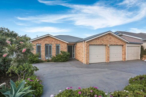 58 Kanahooka Rd, KANAHOOKA NSW 2530