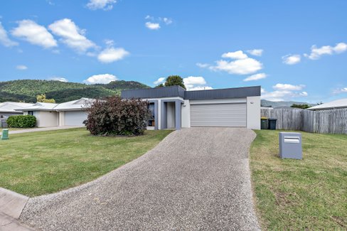 58 Macarthur Drive, CANNONVALE QLD 4802