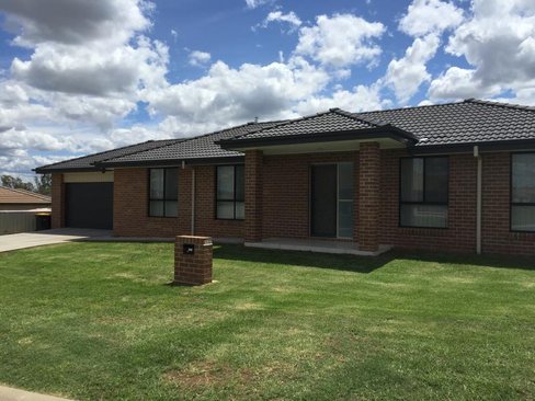 58 Orley Drive, TAMWORTH NSW 2340