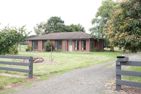 58 Ti Tree Road, DUNNSTOWN VIC 3352
