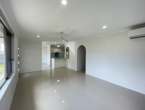 59 Alec Avenue, Mermaid Waters QLD 4218