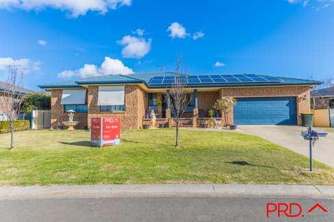 59 Harrier Parade, TAMWORTH NSW 2340