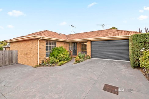 5 92 Herbert Street Mornington 3931