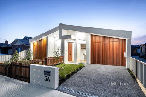 5A Bawden Court Pascoe Vale 3044