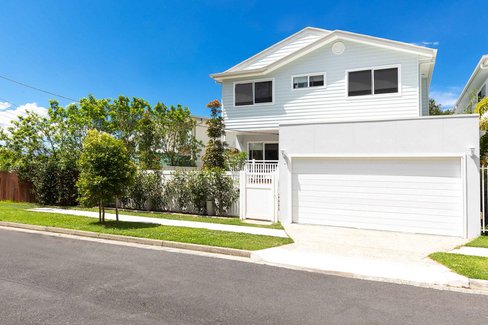 5a Laguna Avenue, Palm Beach QLD 4221