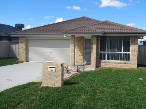 5a Rosehill Place, TAMWORTH NSW 2340