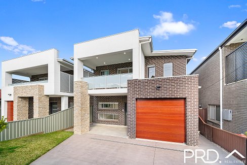 5a Singleton Avenue, EAST HILLS NSW 2213