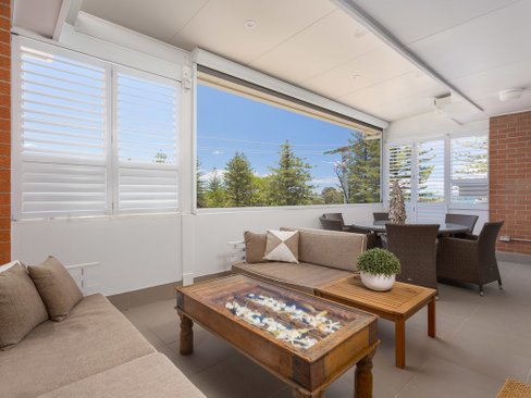5B/44 The Esplanade, BURLEIGH HEADS QLD 4220