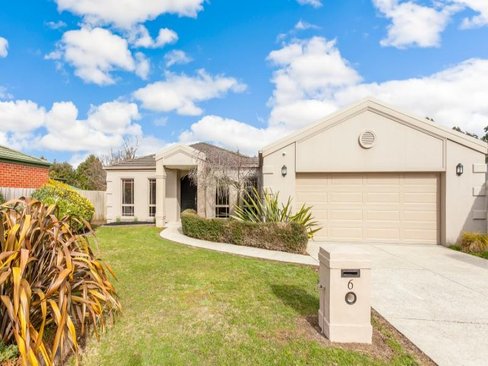 6 Ashley Court Alfredton 3350