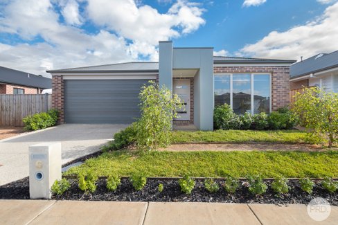 6 Banff Road, WINTER VALLEY VIC 3358