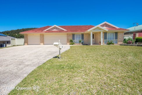 6 Bass Close, CORLETTE NSW 2315