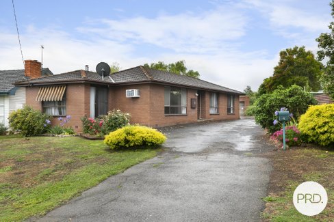 6 Blake Street, SKIPTON VIC 3361