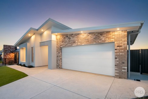 6 Blomeley Drive, LUCAS VIC 3350