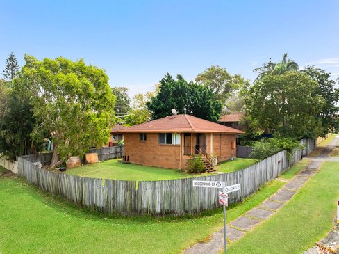 6 Bloodwood Crescent, MOLENDINAR QLD 4214