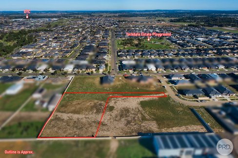 6 Bluegrass Way, WINTER VALLEY VIC 3358