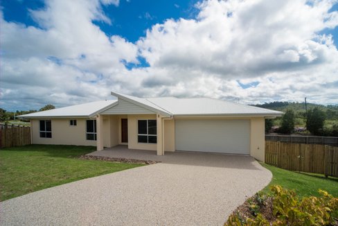 6 Bowline Lane, CANNONVALE QLD 4802
