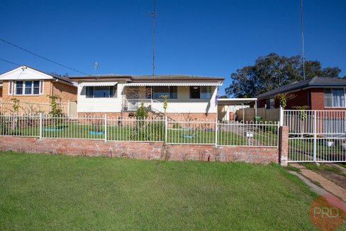 6 Bunning Avenue, RUTHERFORD NSW 2320