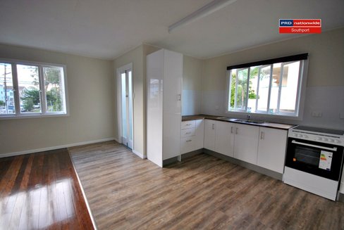 6 Burrows Street, BIGGERA WATERS QLD 4216