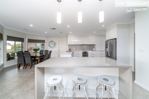 6 Campaspe Close, SPRINGVALE NSW 2650