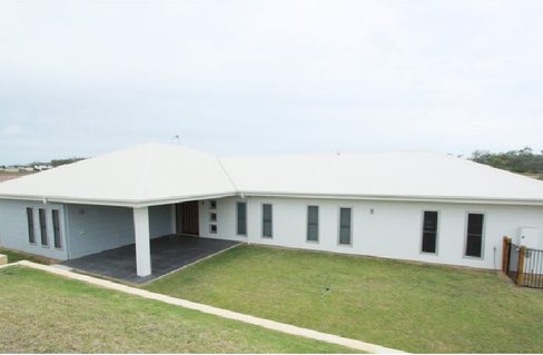 6 Carnarvon Parade, NEW AUCKLAND QLD 4680