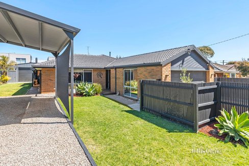 6 Carol Street Mornington 3931