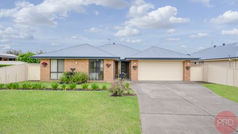 6 Centre Street, GRETA NSW 2334