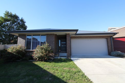 6 Cherry Court, CANADIAN VIC 3350