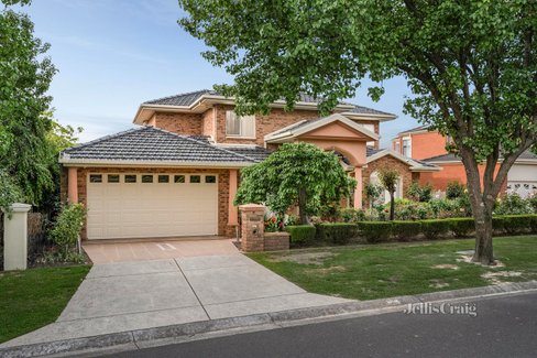 6 Clinton Lane Chirnside Park 3116