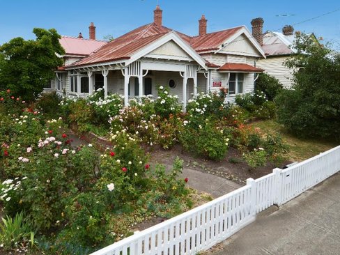 6 Connor Street East Geelong 3219