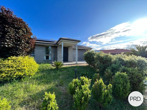 6 Constance Stone Street, MACGREGOR