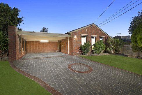 6 Cootamundra Drive  Wheelers Hill 3150