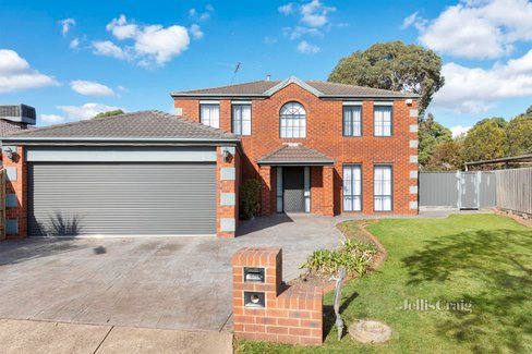 6 Crespin Place Roxburgh Park 3064