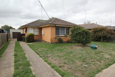 6 Dermot Street, WENDOUREE VIC 3355