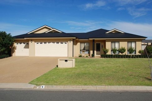 6 Dobell Place, LLOYD NSW 2650