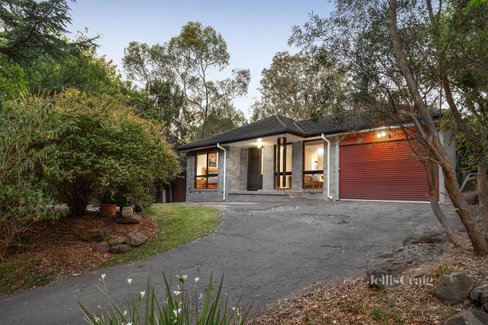 6 Dunstan Drive Hurstbridge 3099