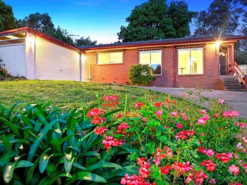 6 Edward Road Chirnside Park 3116