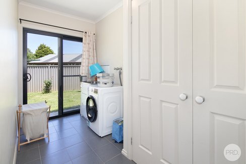 6 Ellsworth Close, SEBASTOPOL VIC 3356