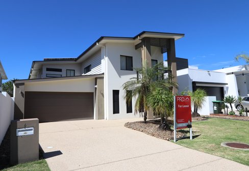 6 Fleetwood Court, HELENSVALE QLD 4212