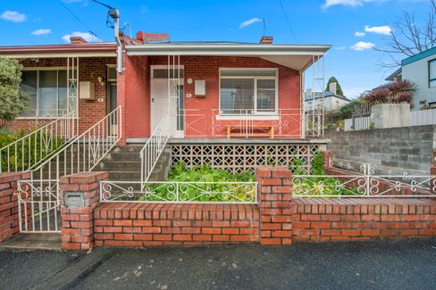 6 Flinders Lane, SANDY BAY TAS 7005