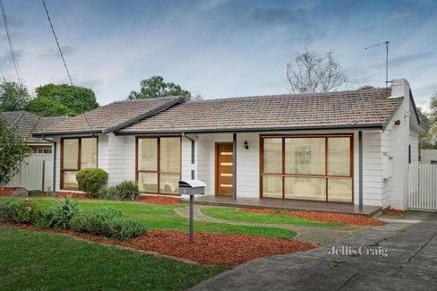 6 French Court Watsonia 3087